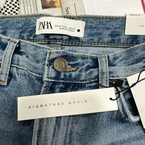 Zara jeans. The loose sledge in June blue size 4. New with tags.